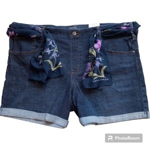 Slimming Denim Casual Jean Shorts Stretch Plus Size Pull on w Scarf